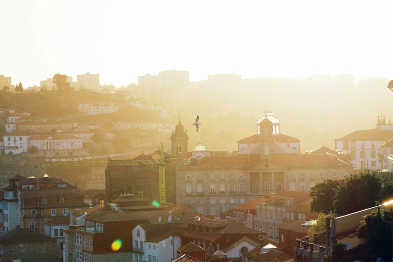 Antes das Multidões: O Porto Mais Autêntico Acontece em Maio